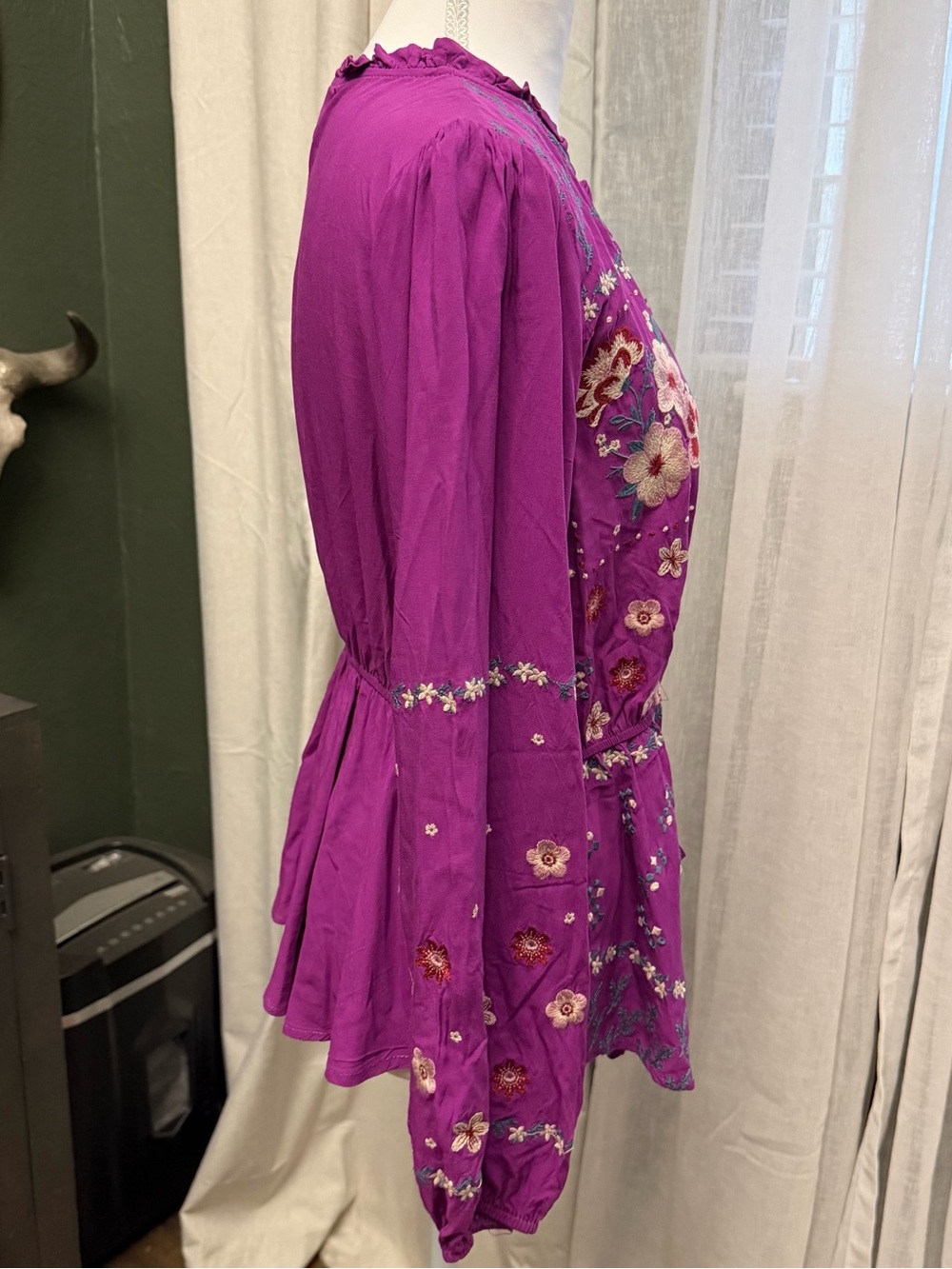 Savanna Jane Purple Embroidered Floral Peasant Top Size M - Picture 5 of 8
